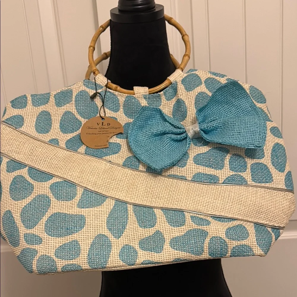 Victoria Leland Designs
cream and Blue Mosaic Tote Bag with Structured Design - Picture 3 of 7